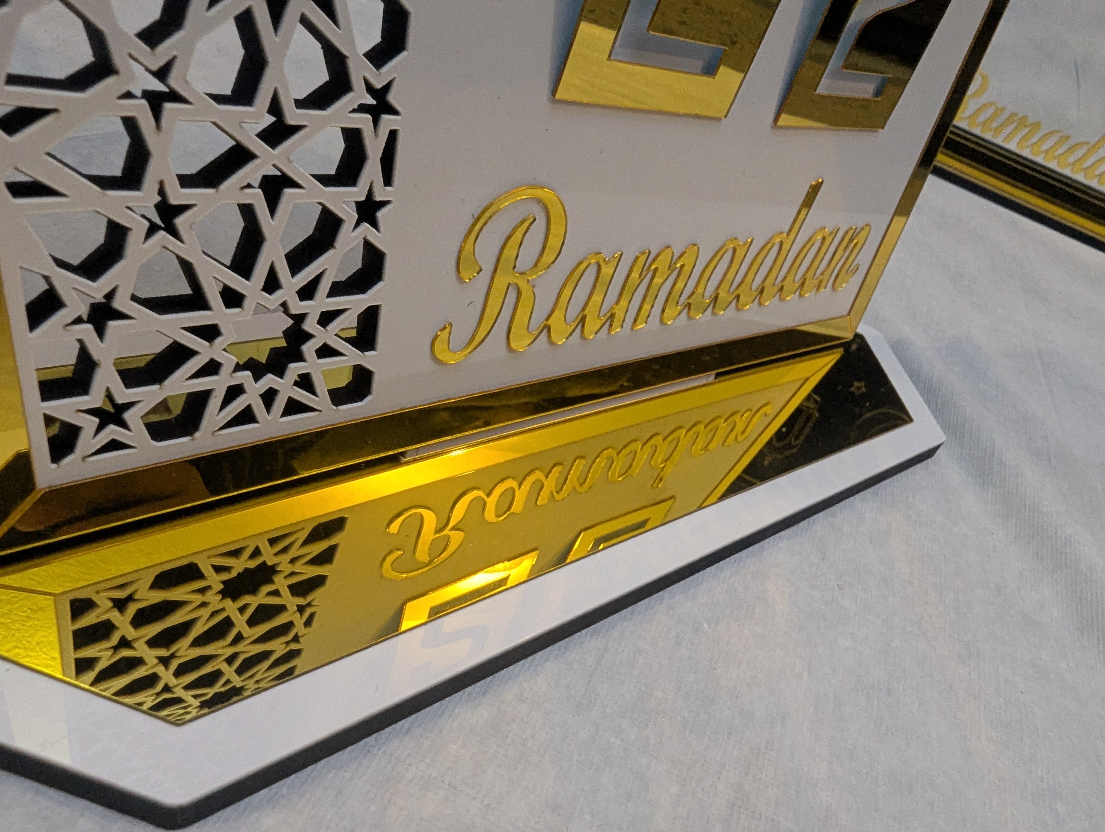 Large 30cm Luxury Ramadan Stand White and Gold