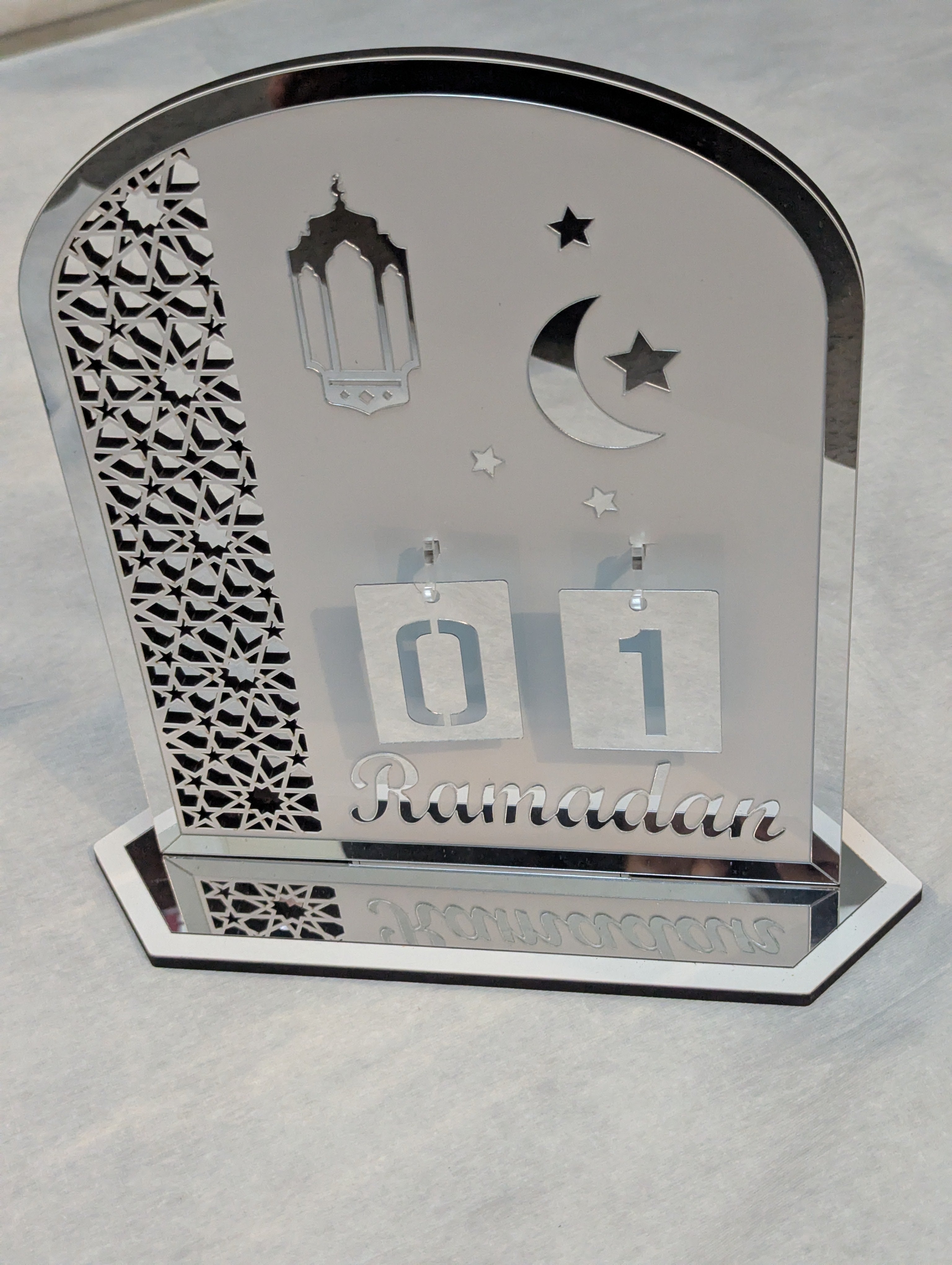 Large 30cm Luxury Ramadan Stand White and Silver