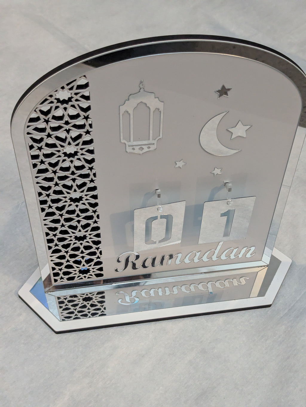 Large 30cm Luxury Ramadan Stand White and Silver